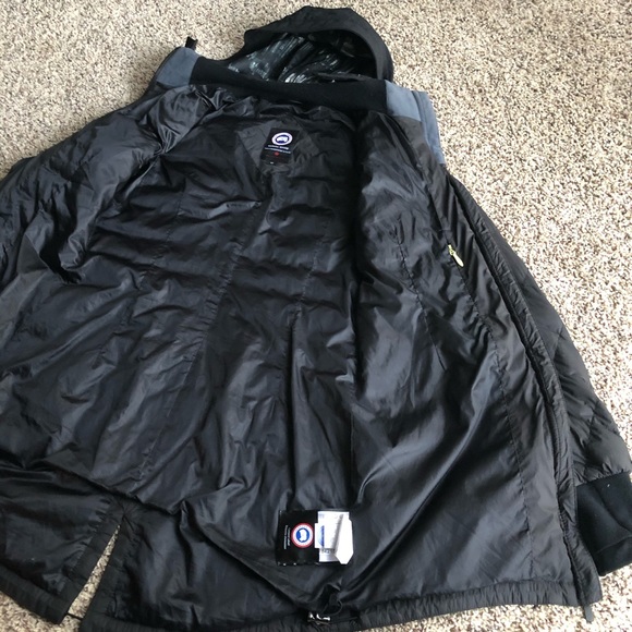 Canada Goose Winter Parka Size Small - Picture 3 of 8